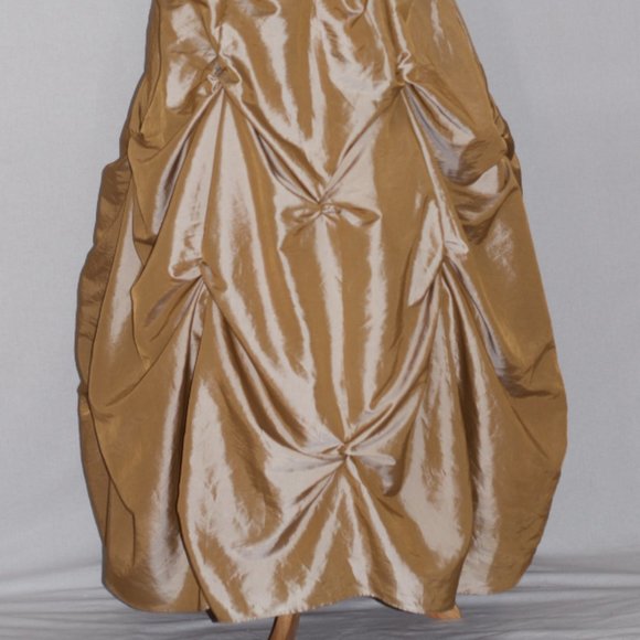 Xcite A Division ofImpression Gold Gown